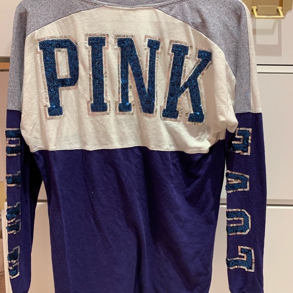 pink vs long sleeves top - Picture 2 of 2